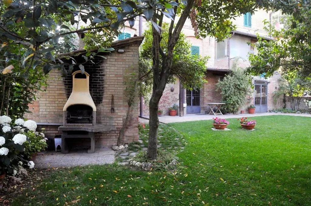Bed & Breakfast B&B La Flora Siena